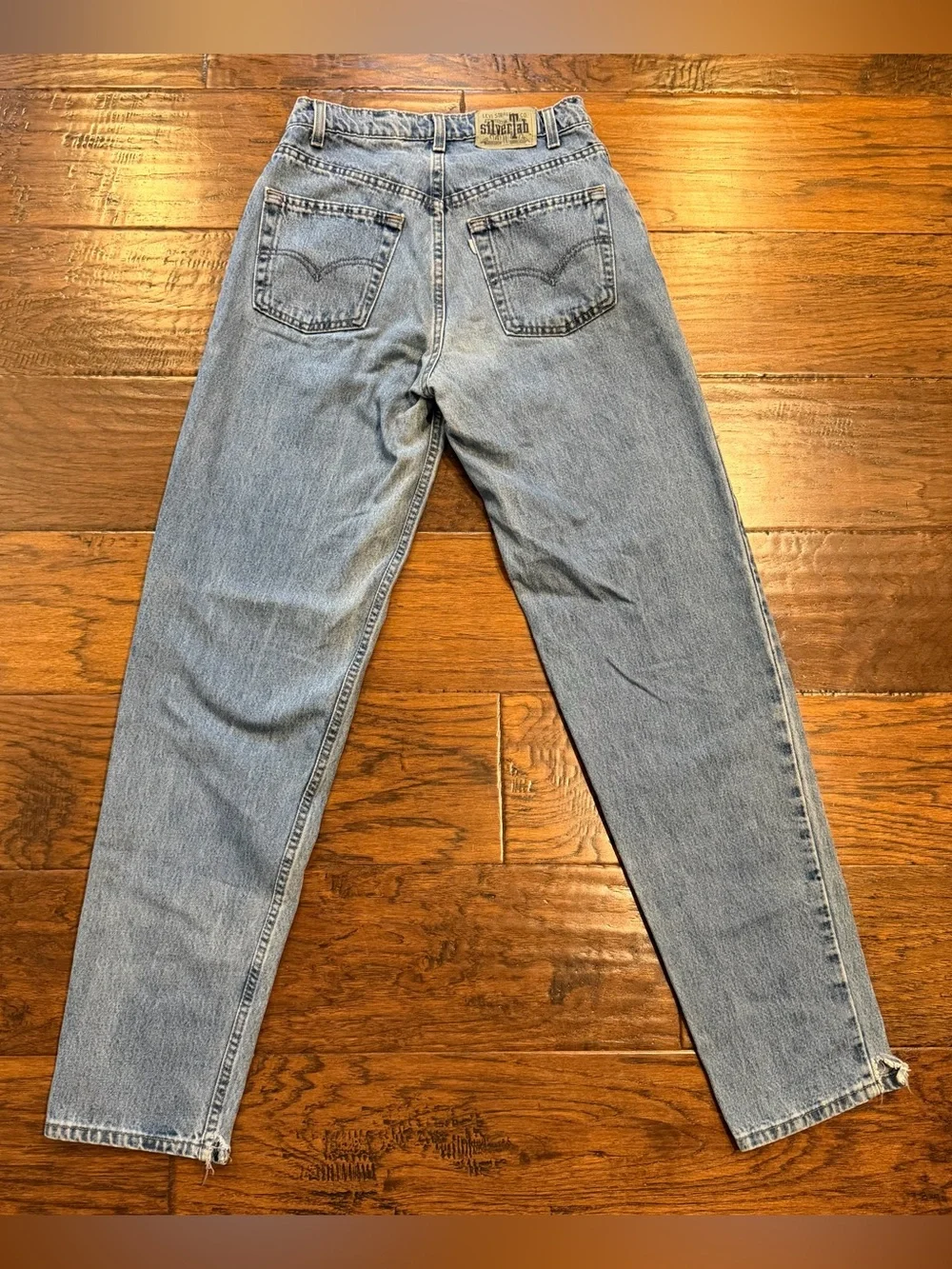 VTG 90s SilverTab Levis Jeans W30 L34 Light Wash Blue Loose Fit Tapered Leg USA